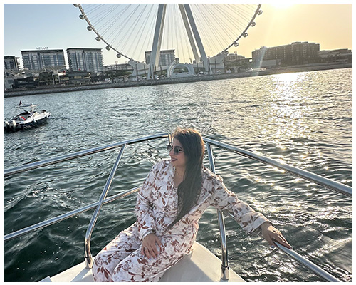 YACHT