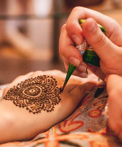 heena tatto with Overnight Desert Safari