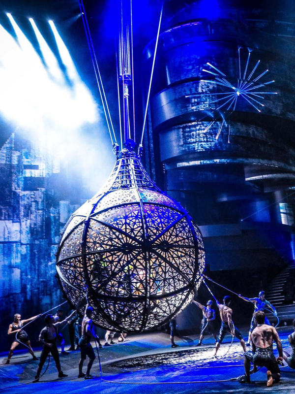 la perle with la perle show in Dubai