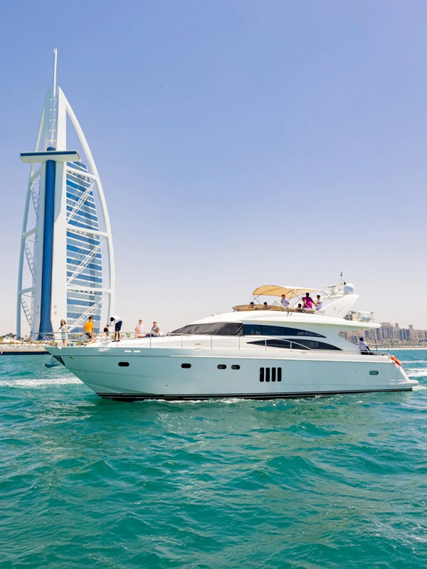 yacht with yacht tours Dubai