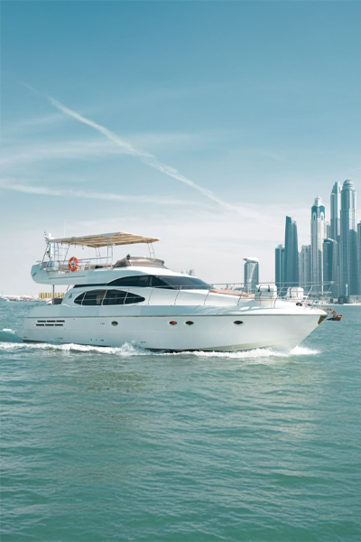 yacht with yacht tours Dubai