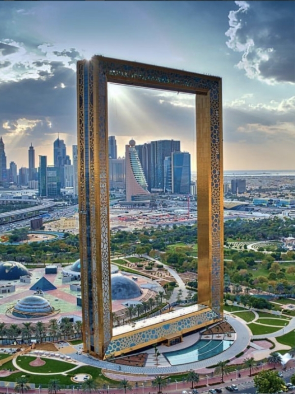 Dubai Frame golden landmark connecting old and new Dubai